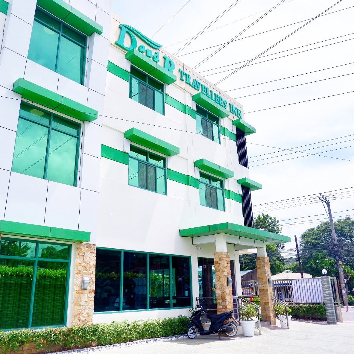 Cebu Business Directory - D and R Travellers Inn logo