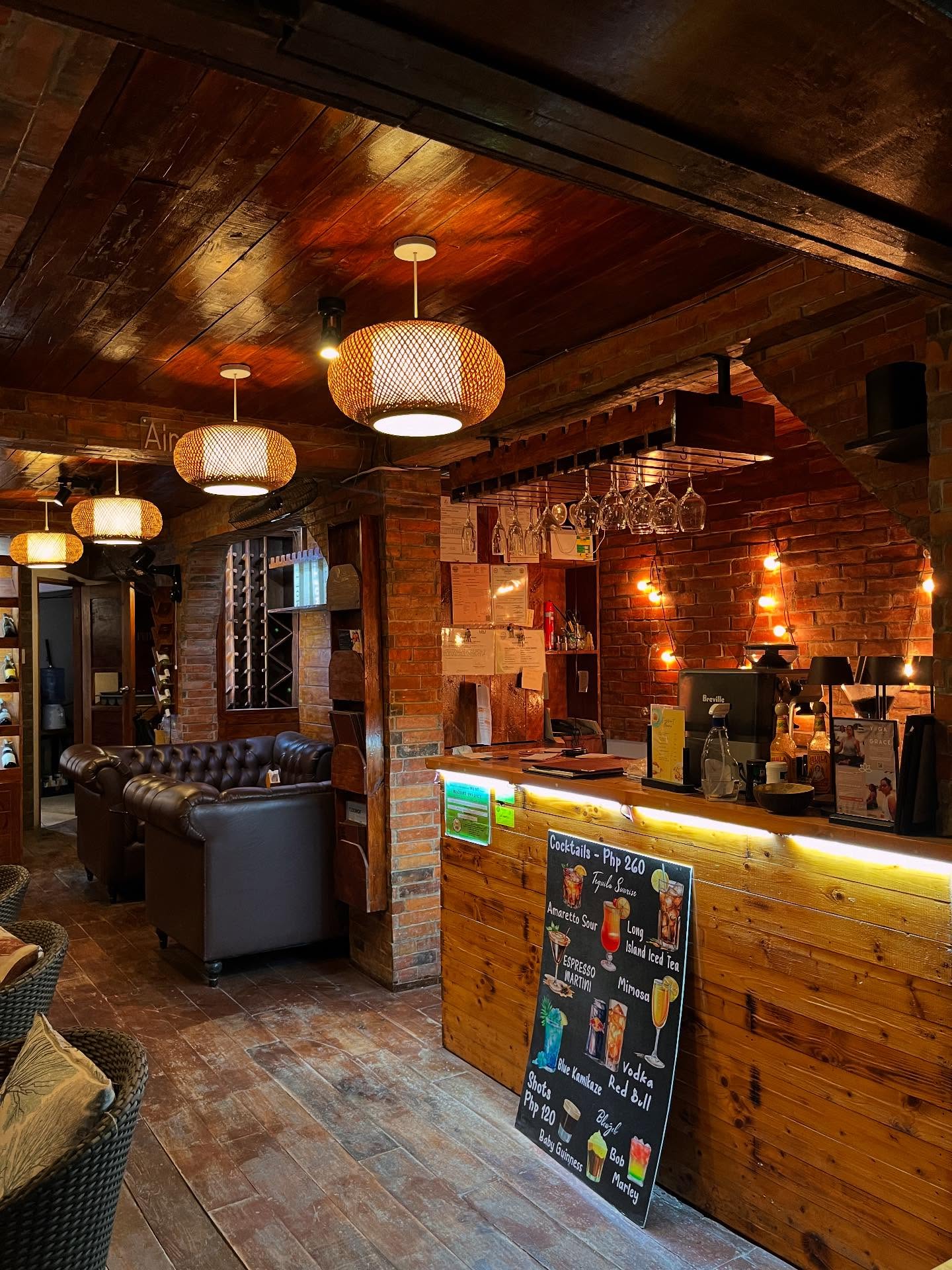 Cebu Business Directory - The Lounge Moalboal - Photo 1