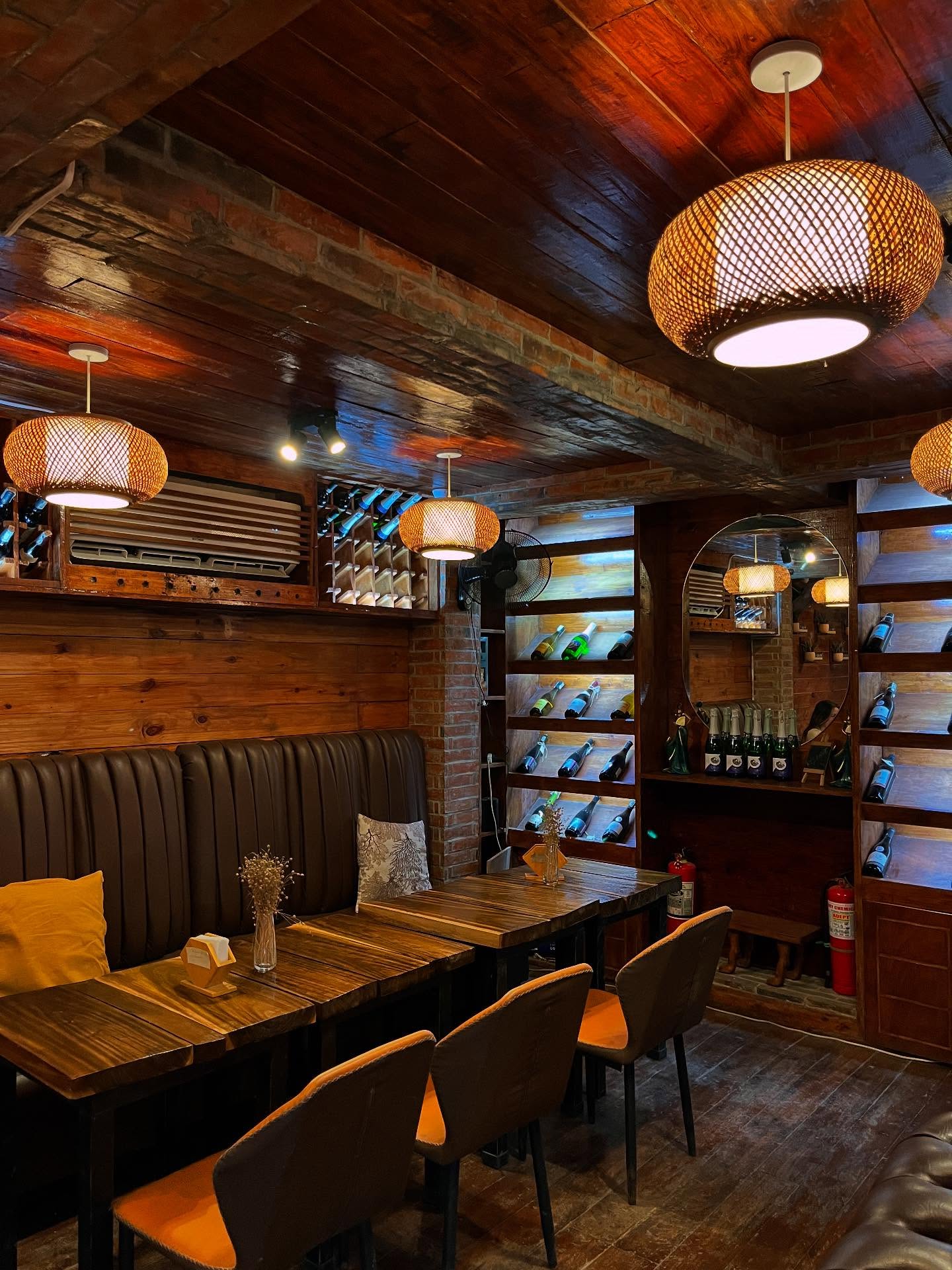 Cebu Business Directory - The Lounge Moalboal - Photo 3