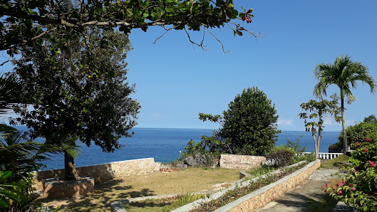 Cebu Business Directory - Buenaobra-White Beach House - Photo 1