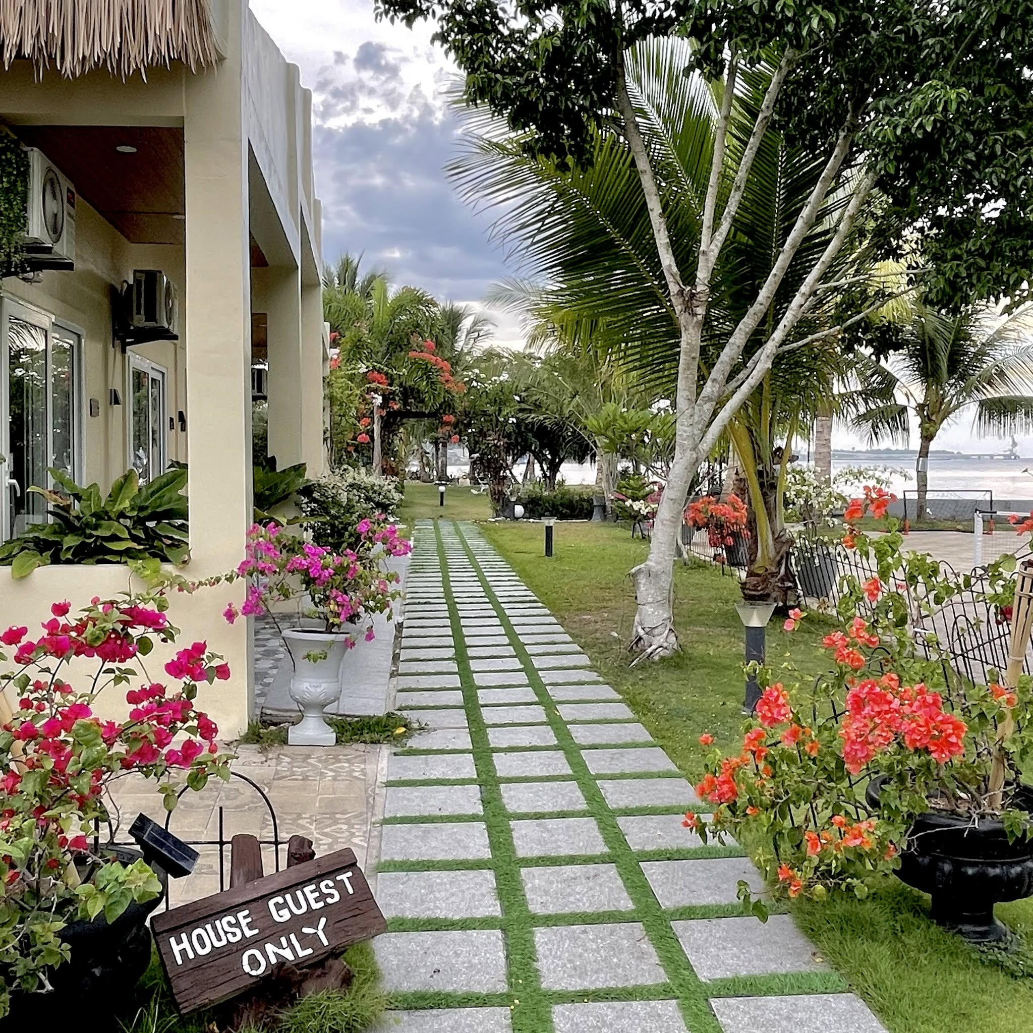 Cebu Business Directory - Acapulco Resort & Suites - Photo 2