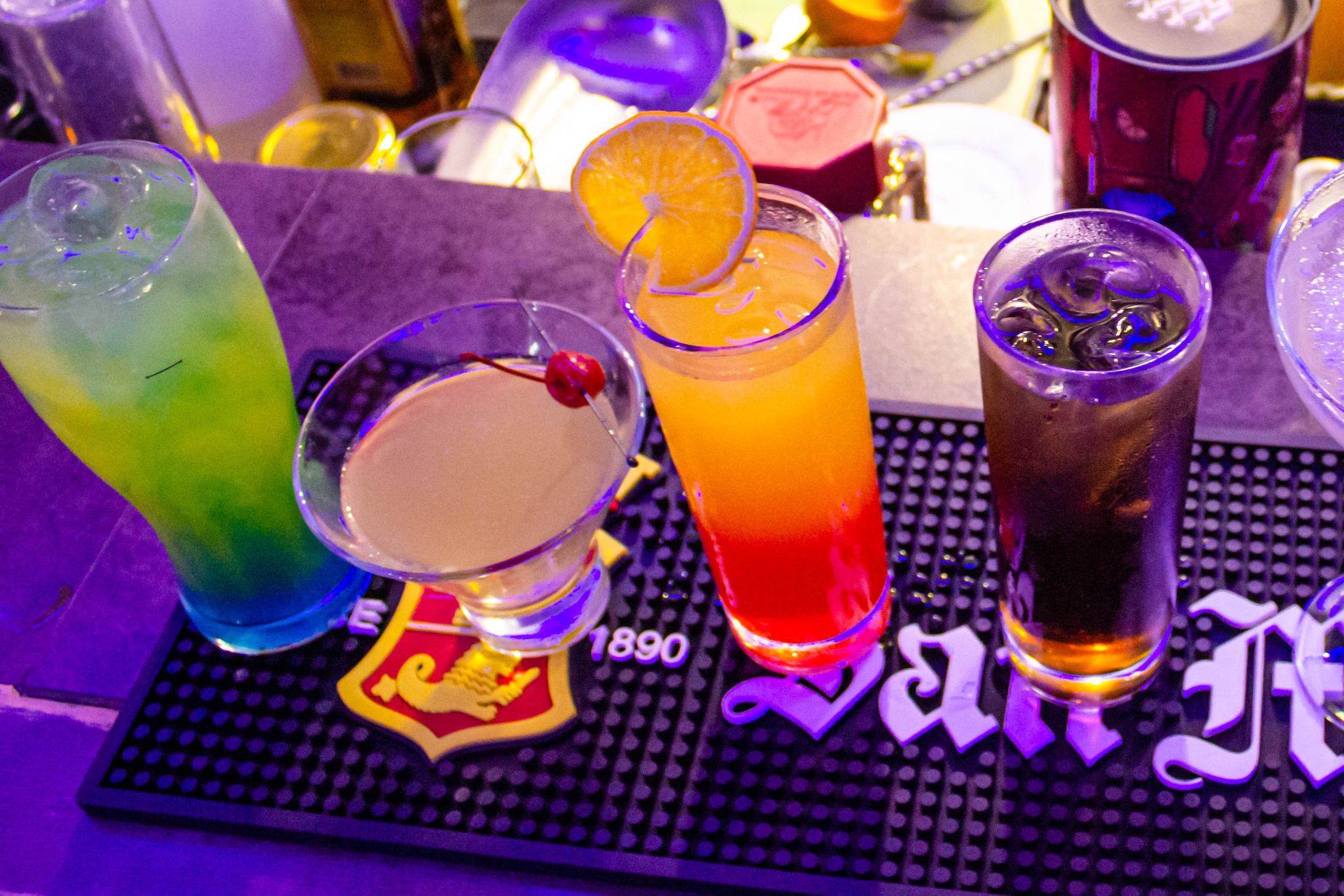 Cebu Business Directory - UHAW Music Lounge Cebu - Gallery 4